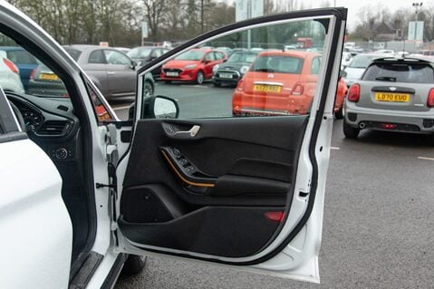 Ford Fiesta ACTIVE B AND O PLAY 14