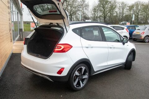 Ford Fiesta ACTIVE B AND O PLAY 37