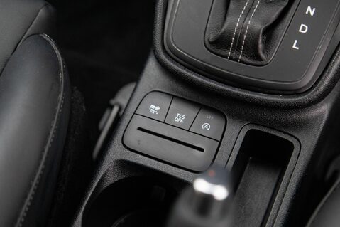 Ford Fiesta TITANIUM X MHEV 34