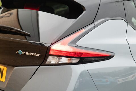 Nissan LEAF TEKNA 9