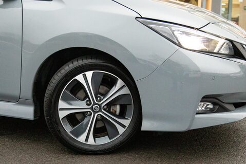 Nissan LEAF TEKNA 11