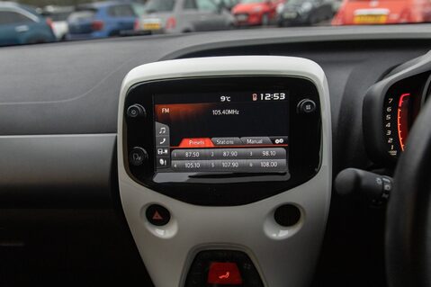 Toyota Aygo VVT-I X-TREND X-SHIFT 22