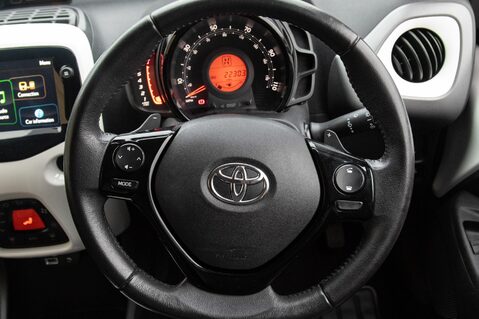 Toyota Aygo VVT-I X-TREND X-SHIFT 21