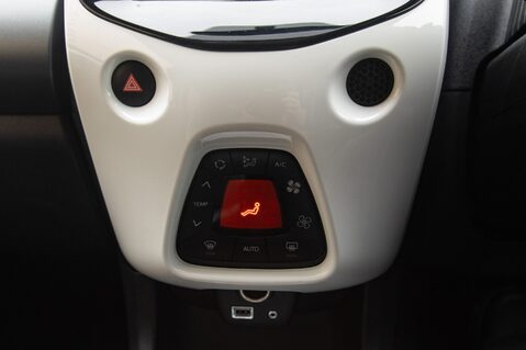 Toyota Aygo VVT-I X-TREND X-SHIFT 31
