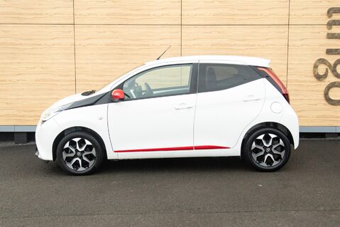 Toyota Aygo VVT-I X-TREND X-SHIFT 13