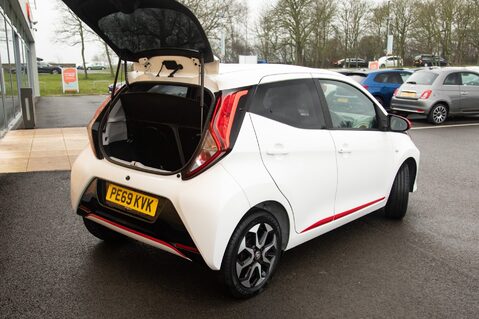 Toyota Aygo VVT-I X-TREND X-SHIFT 33