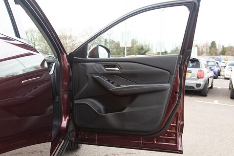 Nissan Qashqai DIG-T ACENTA PREMIUM MHEV 14