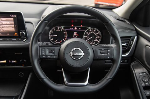 Nissan Qashqai DIG-T ACENTA PREMIUM MHEV 21