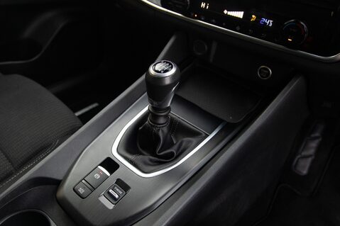 Nissan Qashqai DIG-T ACENTA PREMIUM MHEV 31