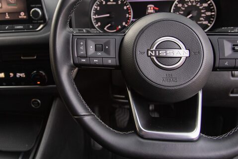 Nissan Qashqai DIG-T ACENTA PREMIUM MHEV 19