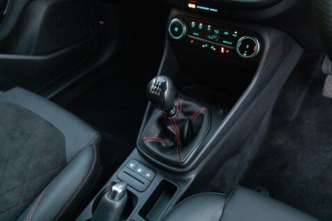 Ford Fiesta ST-LINE X 32