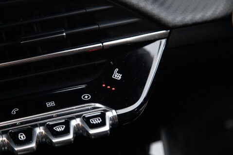 Peugeot 208 GT PREMIUM 34