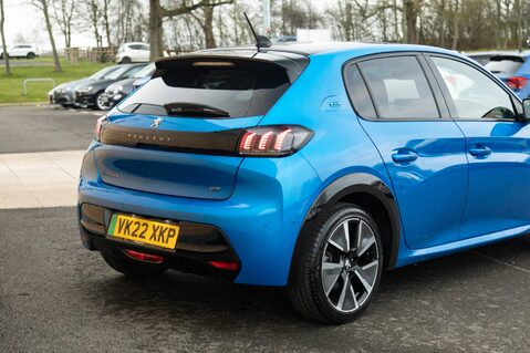 Peugeot 208 GT PREMIUM 8