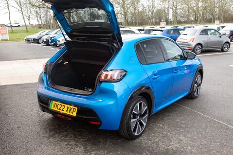 Peugeot 208 GT PREMIUM 36