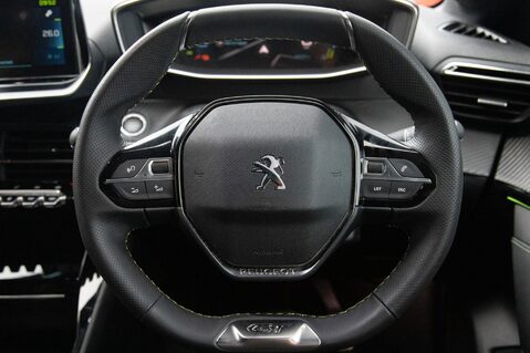 Peugeot 208 GT PREMIUM 21