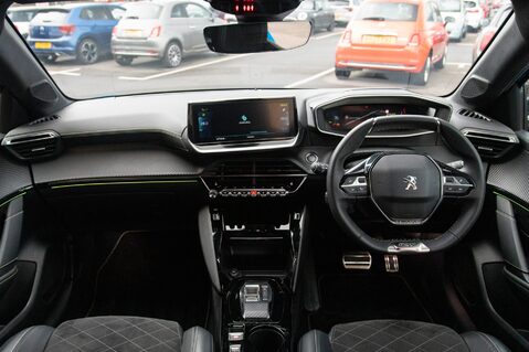 Peugeot 208 GT PREMIUM 3