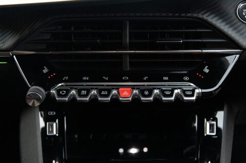 Peugeot 208 GT PREMIUM 33