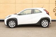 Toyota Aygo X VVT-I PURE 13