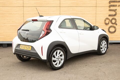 Toyota Aygo X VVT-I PURE 2