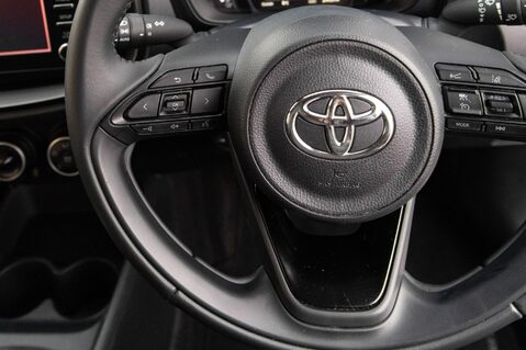 Toyota Aygo X VVT-I PURE 19