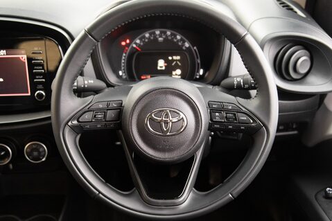 Toyota Aygo X VVT-I PURE 21