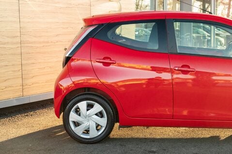 Toyota Aygo VVT-I X-PLAY X-SHIFT 7