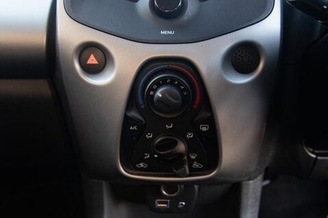 Toyota Aygo VVT-I X-PLAY X-SHIFT 30
