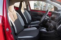 Toyota Aygo VVT-I X-PLAY X-SHIFT 28