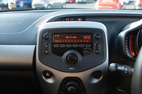 Toyota Aygo VVT-I X-PLAY X-SHIFT 23