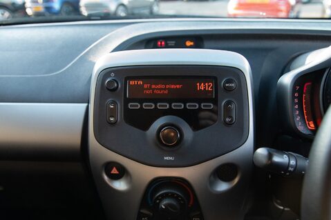 Toyota Aygo VVT-I X-PLAY X-SHIFT 25