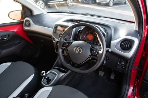 Toyota Aygo VVT-I X-PLAY X-SHIFT 4