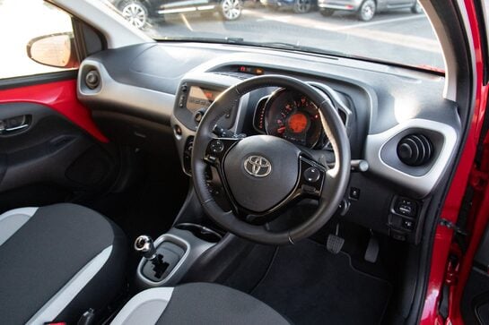 Toyota Aygo VVT-I X-PLAY X-SHIFT