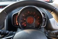 Toyota Aygo VVT-I X-PLAY X-SHIFT 15