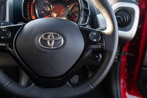 Toyota Aygo VVT-I X-PLAY X-SHIFT 20