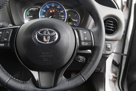 Toyota Yaris VVT-I DESIGN M-DRIVE S TSS 20