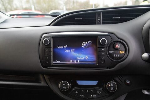 Toyota Yaris VVT-I DESIGN M-DRIVE S TSS 24