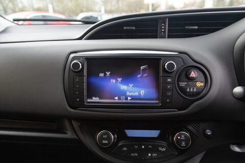 Toyota Yaris VVT-I DESIGN M-DRIVE S TSS 22