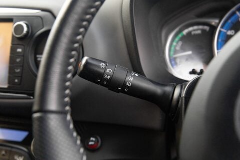 Toyota Yaris VVT-I DESIGN M-DRIVE S TSS 17