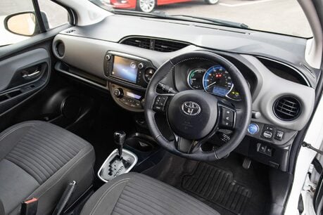 Toyota Yaris VVT-I DESIGN M-DRIVE S TSS