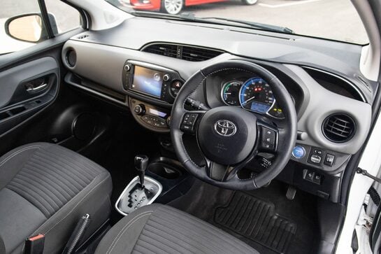 Toyota Yaris VVT-I DESIGN M-DRIVE S TSS