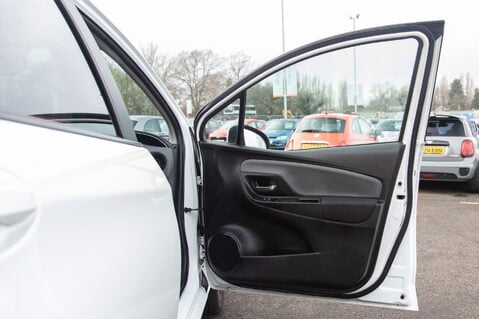 Toyota Yaris VVT-I DESIGN M-DRIVE S TSS 14