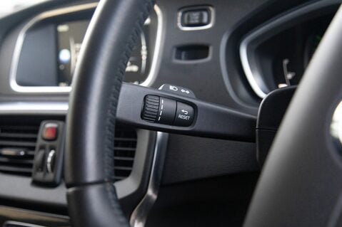 Volvo V40 D2 MOMENTUM 17