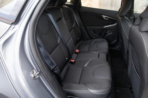 Volvo V40 D2 MOMENTUM 32