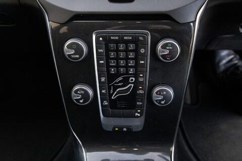 Volvo V40 D2 MOMENTUM 31