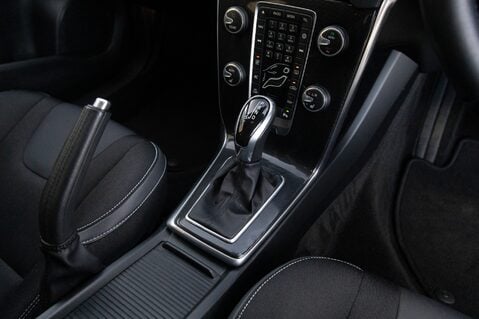 Volvo V40 D2 MOMENTUM 30