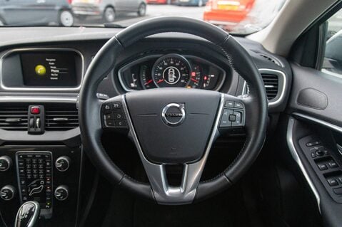 Volvo V40 D2 MOMENTUM 21