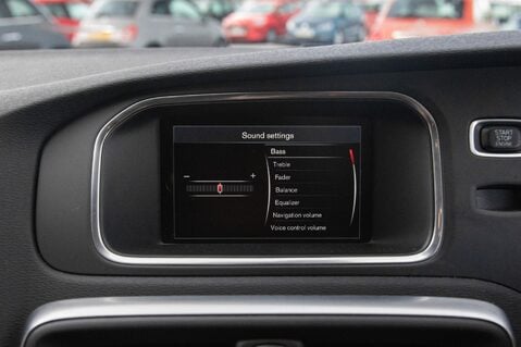 Volvo V40 D2 MOMENTUM 28