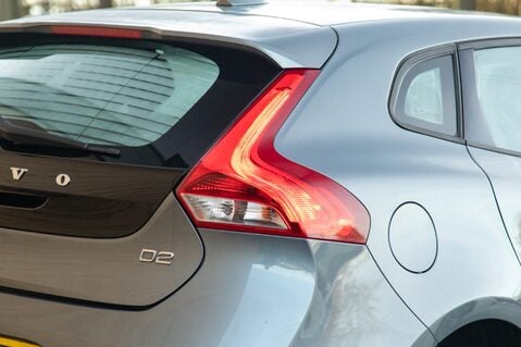 Volvo V40 D2 MOMENTUM 9
