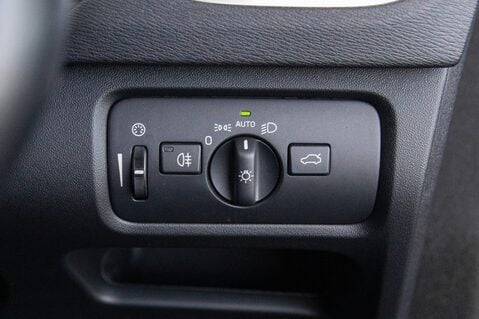 Volvo V40 D2 MOMENTUM 16