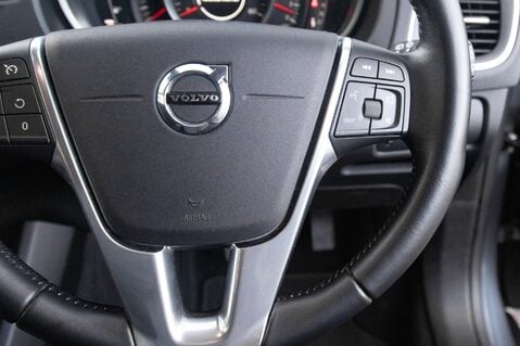 Volvo V40 D2 MOMENTUM 20